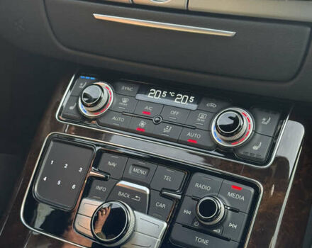 Черный Ауди А8, объемом двигателя 3.99 л и пробегом 181 тыс. км за 30000 $, фото 11 на Automoto.ua