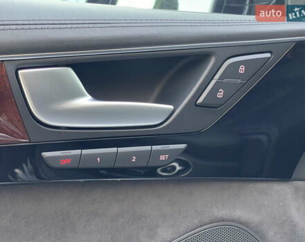 Чорний Ауді A8, об'ємом двигуна 3.99 л та пробігом 56 тис. км за 40000 $, фото 48 на Automoto.ua