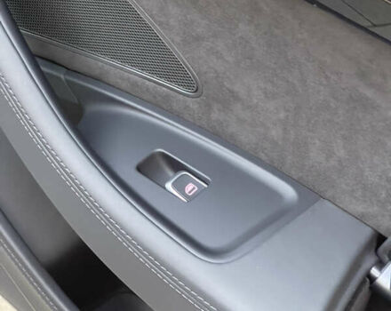 Чорний Ауді A8, об'ємом двигуна 3.99 л та пробігом 56 тис. км за 40000 $, фото 117 на Automoto.ua