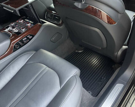 Чорний Ауді A8, об'ємом двигуна 3.99 л та пробігом 56 тис. км за 40000 $, фото 92 на Automoto.ua