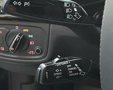 Чорний Ауді A8, об'ємом двигуна 3.99 л та пробігом 56 тис. км за 40000 $, фото 172 на Automoto.ua