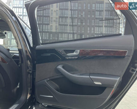 Чорний Ауді A8, об'ємом двигуна 3.99 л та пробігом 56 тис. км за 40000 $, фото 90 на Automoto.ua