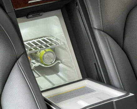 Чорний Ауді A8, об'ємом двигуна 3.99 л та пробігом 56 тис. км за 40000 $, фото 123 на Automoto.ua