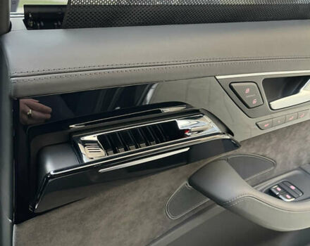 Чорний Ауді A8, об'ємом двигуна 3.99 л та пробігом 56 тис. км за 40000 $, фото 131 на Automoto.ua