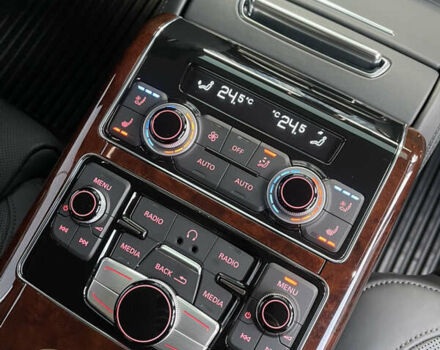 Чорний Ауді A8, об'ємом двигуна 3.99 л та пробігом 56 тис. км за 40000 $, фото 129 на Automoto.ua