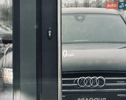 Чорний Ауді A8, об'ємом двигуна 3 л та пробігом 274 тис. км за 18700 $, фото 83 на Automoto.ua