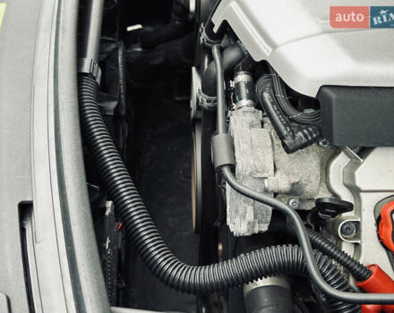 Чорний Ауді A8, об'ємом двигуна 3 л та пробігом 274 тис. км за 18700 $, фото 96 на Automoto.ua