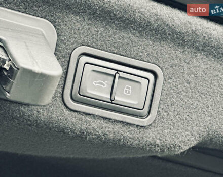 Чорний Ауді A8, об'ємом двигуна 3 л та пробігом 274 тис. км за 18700 $, фото 11 на Automoto.ua