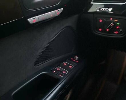 Черный Ауди А8, объемом двигателя 3.99 л и пробегом 170 тыс. км за 25000 $, фото 43 на Automoto.ua