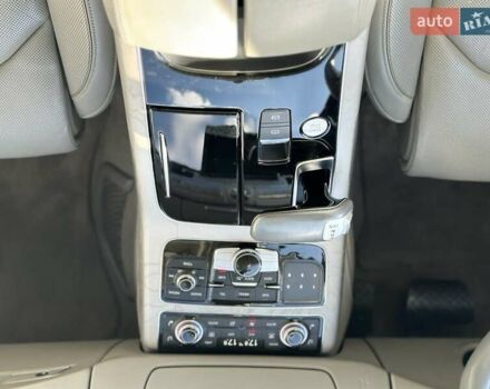 Чорний Ауді A8, об'ємом двигуна 4.13 л та пробігом 263 тис. км за 33500 $, фото 55 на Automoto.ua