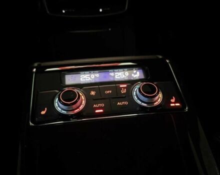 Черный Ауди А8, объемом двигателя 3 л и пробегом 218 тыс. км за 19569 $, фото 16 на Automoto.ua