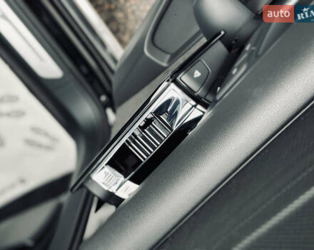 Чорний Ауді A8, об'ємом двигуна 3 л та пробігом 274 тис. км за 18700 $, фото 25 на Automoto.ua