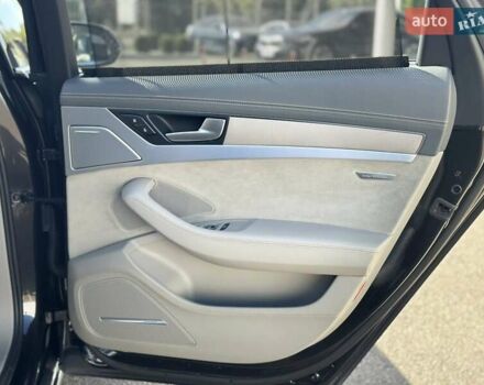 Чорний Ауді A8, об'ємом двигуна 4.13 л та пробігом 263 тис. км за 33500 $, фото 42 на Automoto.ua