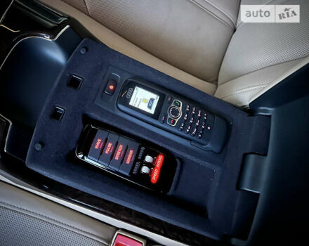 Чорний Ауді A8, об'ємом двигуна 3.99 л та пробігом 163 тис. км за 165000 $, фото 44 на Automoto.ua