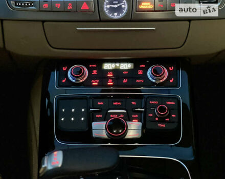 Черный Ауди А8, объемом двигателя 3.99 л и пробегом 163 тыс. км за 165000 $, фото 51 на Automoto.ua