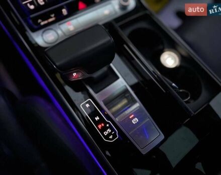 Чорний Ауді A8, об'ємом двигуна 0 л та пробігом 105 тис. км за 48500 $, фото 24 на Automoto.ua