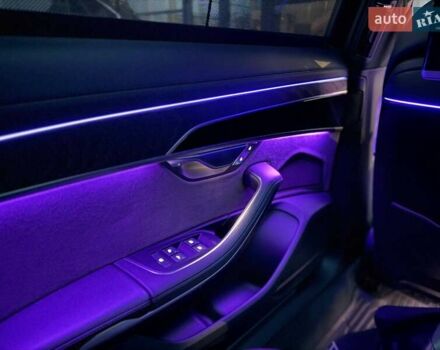 Чорний Ауді A8, об'ємом двигуна 0 л та пробігом 105 тис. км за 48500 $, фото 11 на Automoto.ua