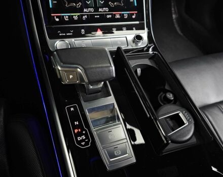 Чорний Ауді A8, об'ємом двигуна 0 л та пробігом 63 тис. км за 37356 $, фото 7 на Automoto.ua