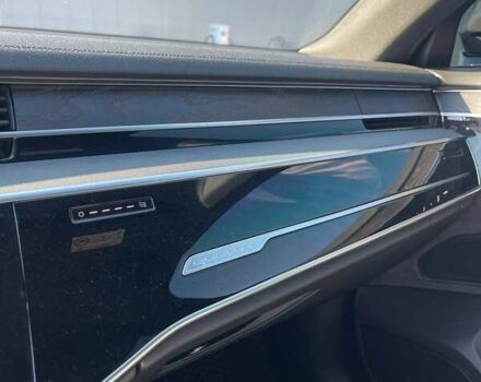 Чорний Ауді A8, об'ємом двигуна 2.97 л та пробігом 56 тис. км за 57700 $, фото 17 на Automoto.ua