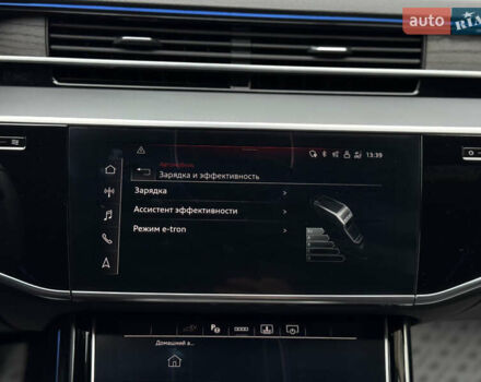 Чорний Ауді A8, об'ємом двигуна 3 л та пробігом 5 тис. км за 116627 $, фото 57 на Automoto.ua