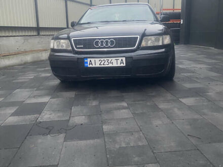 Черный Ауди А8, объемом двигателя 3.7 л и пробегом 393 тыс. км за 4500 $, фото 1 на Automoto.ua