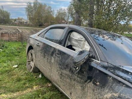 Ауди А8 2013 в Черновцах на Automoto.ua Черный Ауди А8, объемом двигателя 3 л и пробегом 150 тыс. км за 4653 $, фото 1 на Automoto.ua