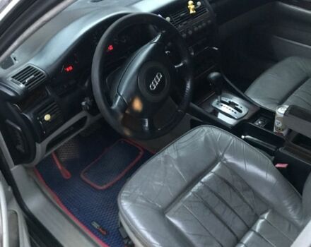 Фиолетовый Ауди А8, объемом двигателя 2.5 л и пробегом 370 тыс. км за 3500 $, фото 3 на Automoto.ua