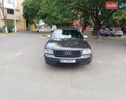 Фиолетовый Ауди А8, объемом двигателя 2.5 л и пробегом 380 тыс. км за 4500 $, фото 1 на Automoto.ua