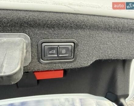 Ауді A8, об'ємом двигуна 3 л та пробігом 205 тис. км за 18400 $, фото 26 на Automoto.ua