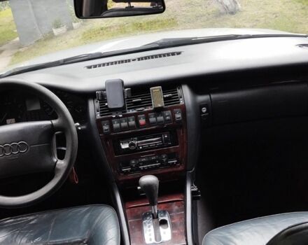 Серый Ауди А8, объемом двигателя 4.2 л и пробегом 456 тыс. км за 4000 $, фото 5 на Automoto.ua