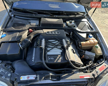 Сірий Ауді A8, об'ємом двигуна 4.2 л та пробігом 373 тис. км за 5500 $, фото 18 на Automoto.ua