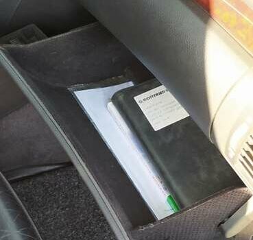 Серый Ауди А8, объемом двигателя 4.2 л и пробегом 245 тыс. км за 9500 $, фото 9 на Automoto.ua