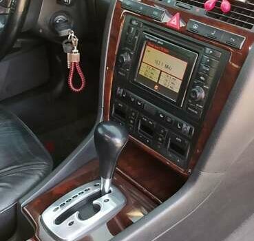 Серый Ауди А8, объемом двигателя 4.2 л и пробегом 245 тыс. км за 9500 $, фото 2 на Automoto.ua