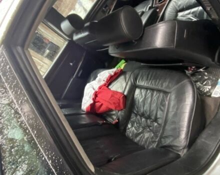 Сірий Ауді A8, об'ємом двигуна 2.5 л та пробігом 350 тис. км за 2460 $, фото 2 на Automoto.ua