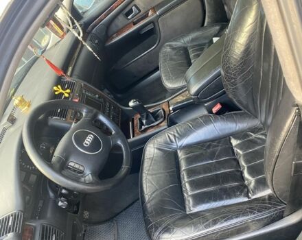 Сірий Ауді A8, об'ємом двигуна 2.5 л та пробігом 350 тис. км за 2460 $, фото 1 на Automoto.ua