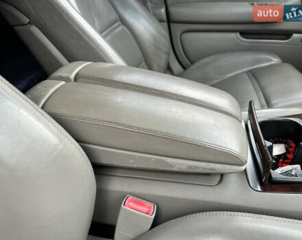 Сірий Ауді A8, об'ємом двигуна 4.17 л та пробігом 564 тис. км за 6000 $, фото 21 на Automoto.ua