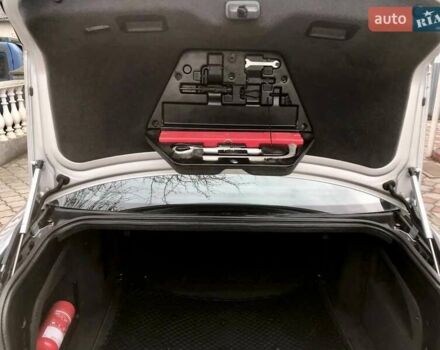 Серый Ауди А8, объемом двигателя 3.9 л и пробегом 396 тыс. км за 7600 $, фото 20 на Automoto.ua