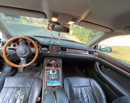 Серый Ауди А8, объемом двигателя 4 л и пробегом 400 тыс. км за 5500 $, фото 4 на Automoto.ua