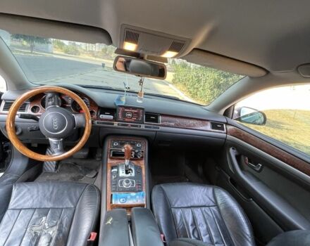 Серый Ауди А8, объемом двигателя 4 л и пробегом 300 тыс. км за 6100 $, фото 3 на Automoto.ua
