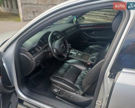 Серый Ауди А8, объемом двигателя 3 л и пробегом 218 тыс. км за 6000 $, фото 1 на Automoto.ua