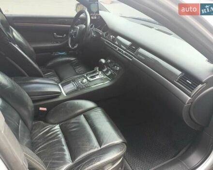 Серый Ауди А8, объемом двигателя 3 л и пробегом 218 тыс. км за 6000 $, фото 3 на Automoto.ua