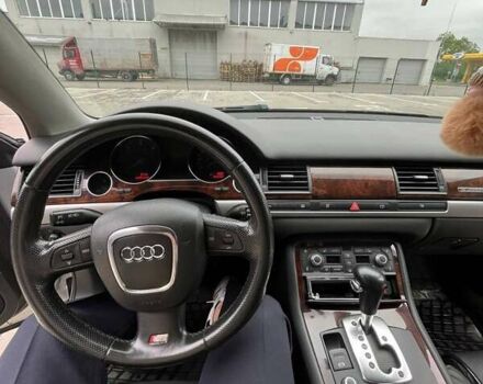 Серый Ауди А8, объемом двигателя 3 л и пробегом 392 тыс. км за 10500 $, фото 10 на Automoto.ua