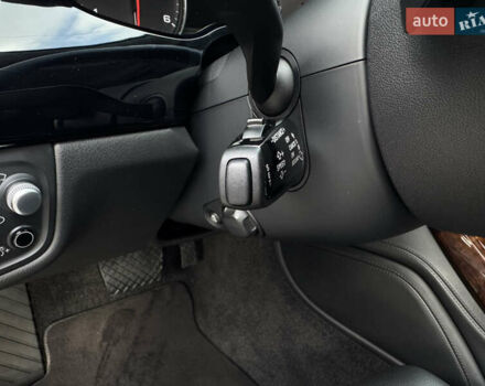 Ауді A8 2014 у Бердичеве на Automoto.ua Сірий Ауді A8, об'ємом двигуна 4.2 л та пробігом 239 тис. км за 34500 $, фото 39 на Automoto.ua