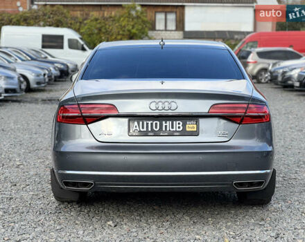 Ауді A8 2014 у Бердичеве на Automoto.ua Сірий Ауді A8, об'ємом двигуна 4.2 л та пробігом 239 тис. км за 34500 $, фото 12 на Automoto.ua