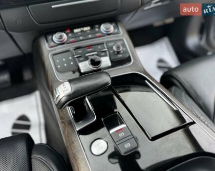Сірий Ауді A8, об'ємом двигуна 3 л та пробігом 159 тис. км за 29950 $, фото 64 на Automoto.ua