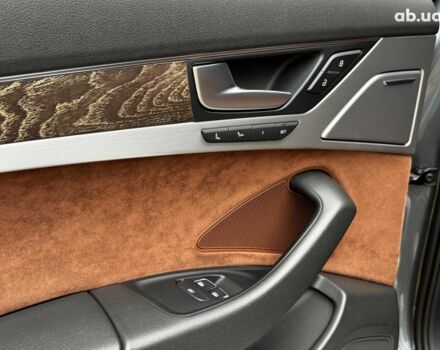 Сірий Ауді A8, об'ємом двигуна 3 л та пробігом 233 тис. км за 30990 $, фото 32 на Automoto.ua