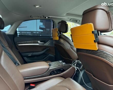 Сірий Ауді A8, об'ємом двигуна 3 л та пробігом 233 тис. км за 30990 $, фото 39 на Automoto.ua