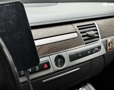 Сірий Ауді A8, об'ємом двигуна 3 л та пробігом 233 тис. км за 30990 $, фото 24 на Automoto.ua