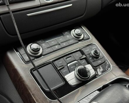 Сірий Ауді A8, об'ємом двигуна 3 л та пробігом 233 тис. км за 30990 $, фото 23 на Automoto.ua