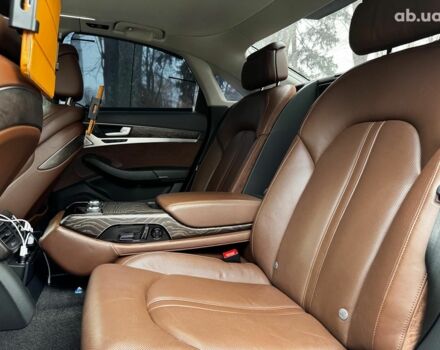 Сірий Ауді A8, об'ємом двигуна 3 л та пробігом 233 тис. км за 30990 $, фото 30 на Automoto.ua